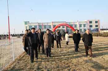 加強基層氣象工作現場會議代表參觀莊河市氣象局